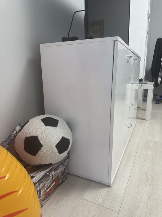 Мебели- гардебор и скрин