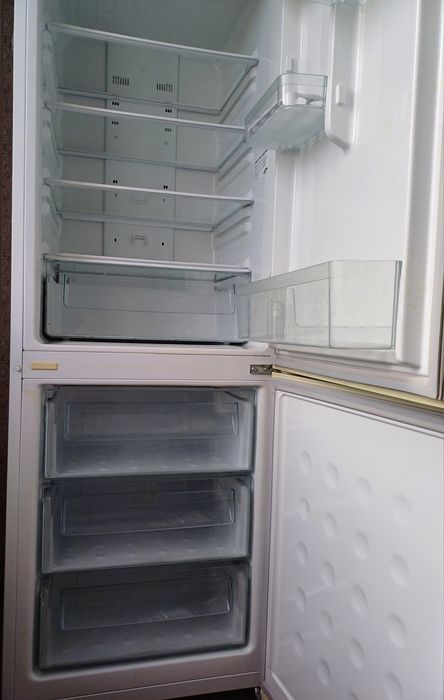 Продам холодильник SAMSUNG  NO FROST