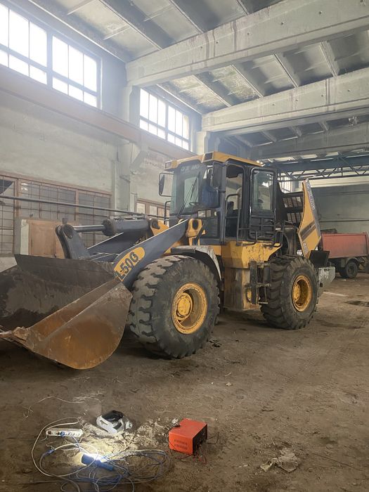 Услуги погрузчика 5ти тонник