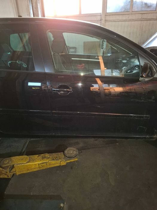 Vând golf 5 pt dezmembrare