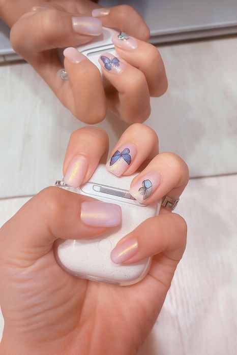 Маникюр и педикюр с выездом на дом