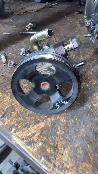 Гур насос на Lexus ES350/ Toyota Camry 40 2GR 3.5