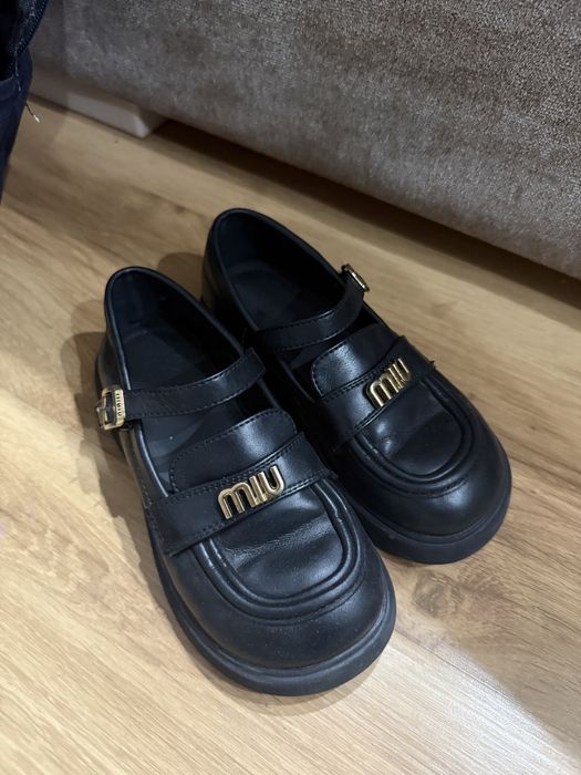 Обувь хорошая туфли guess