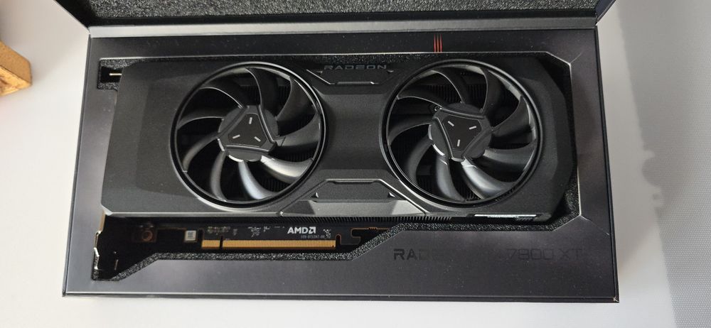 Видео карта AMD Radeon RX 7800 XT Reference, 16GB GDDR6