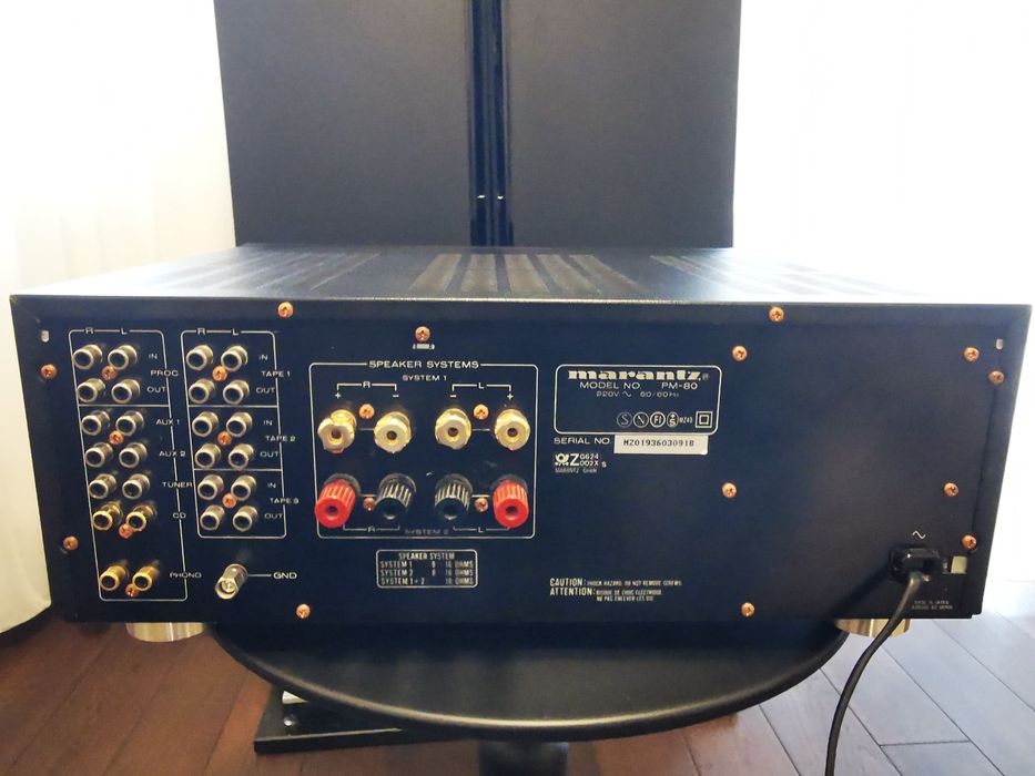 vand  aplificator Marantz pm80 cap de serie