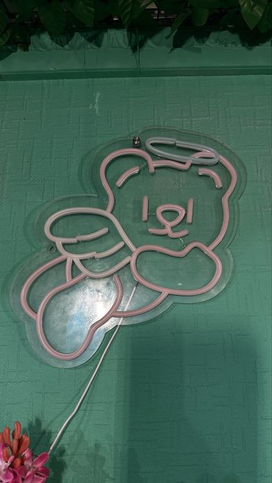 Продам неоны в новом состоянии