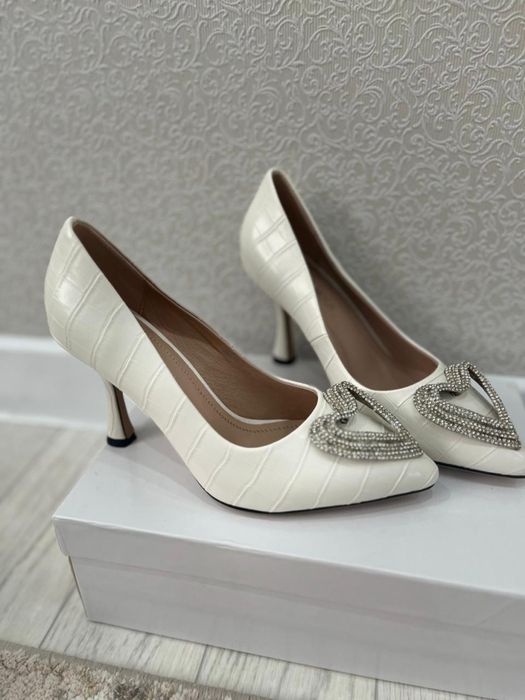 Туфли цвет белый