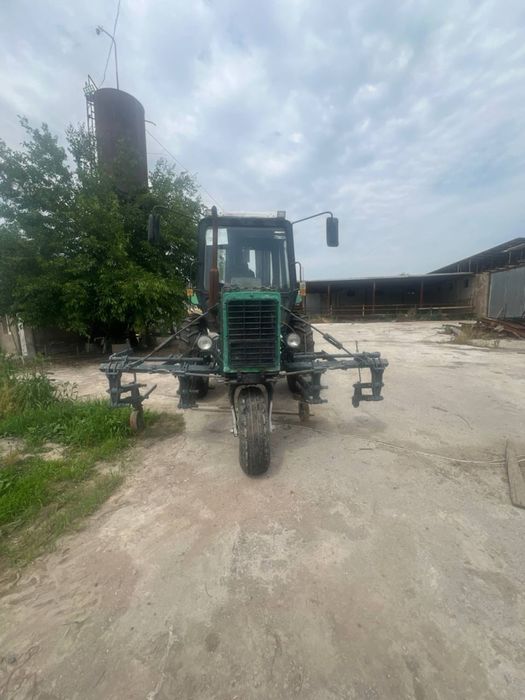 Traktor трактор сотилади