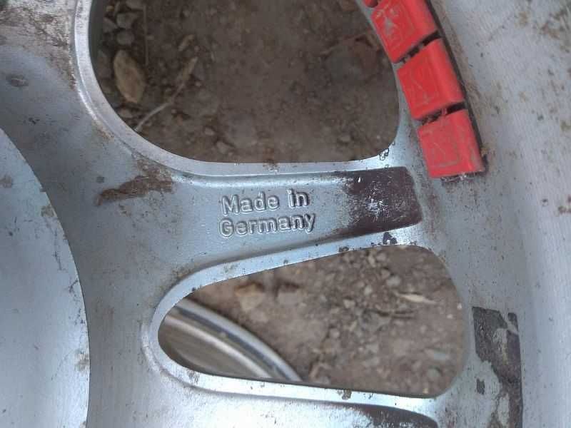 Продам оригинальные легкосплавные диски "Azev"