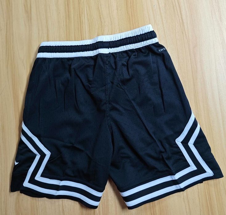 Pantaloni Jordan noi marimea xs