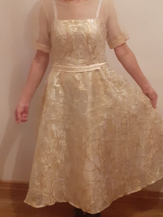 Продам платья по 5тысяч