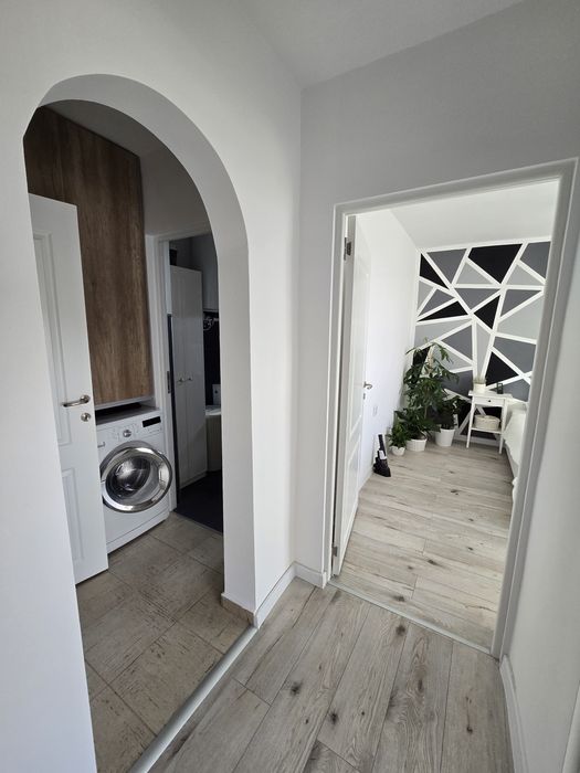 Vand apartament cu 3 camere