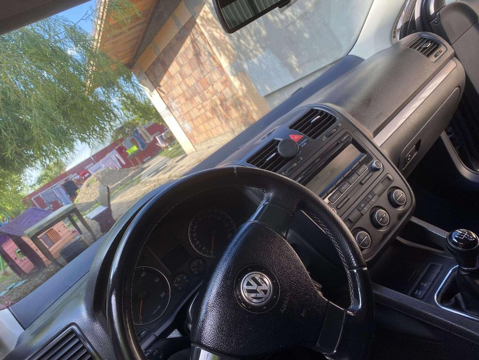 Vând Golf 5,19 TDI,105 CP