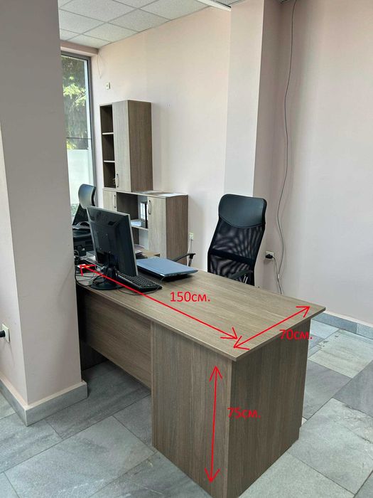 Продавам офис обзавеждане