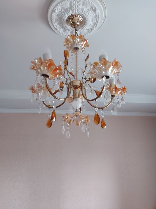 Продается люстра
5ти рожковы