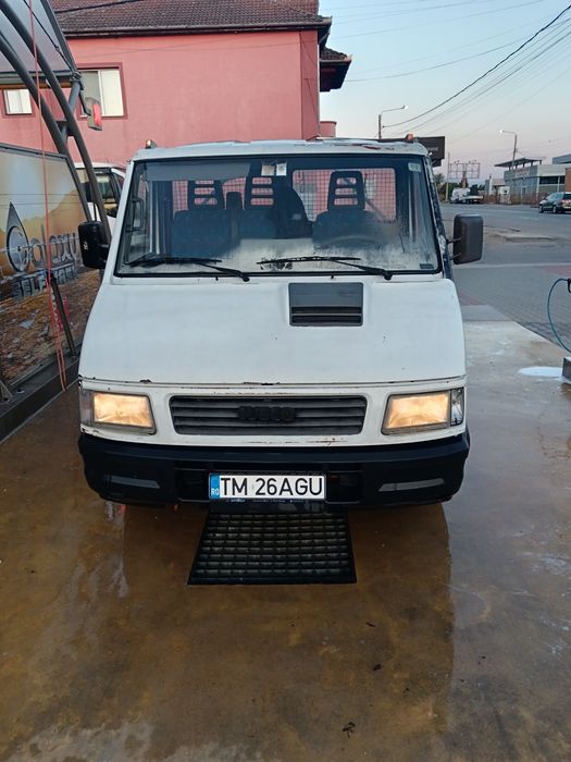 Vând Iveco basculabil
