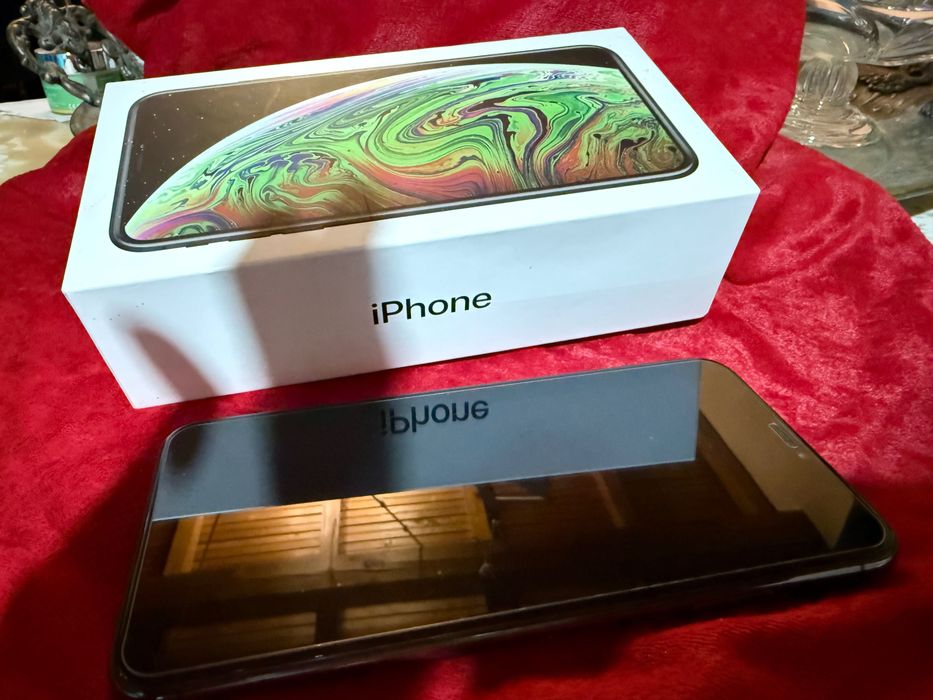 iPhone XS Max 64 GB 80% батерия