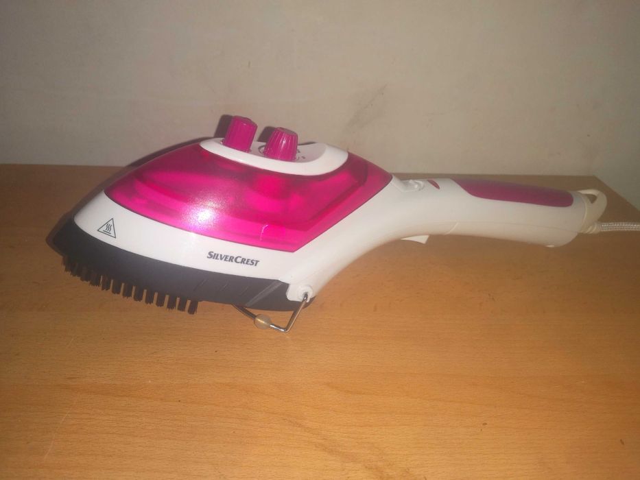 Fier de călcat vertical