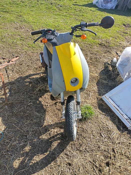 Vând moped Peugeot