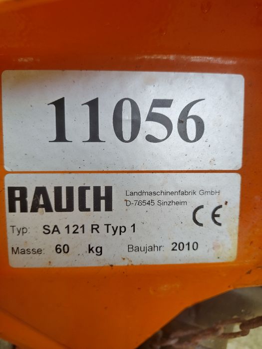 Utilaj pentru împrăștiat sare ,îngrășăminte chimice ,adus din Germania