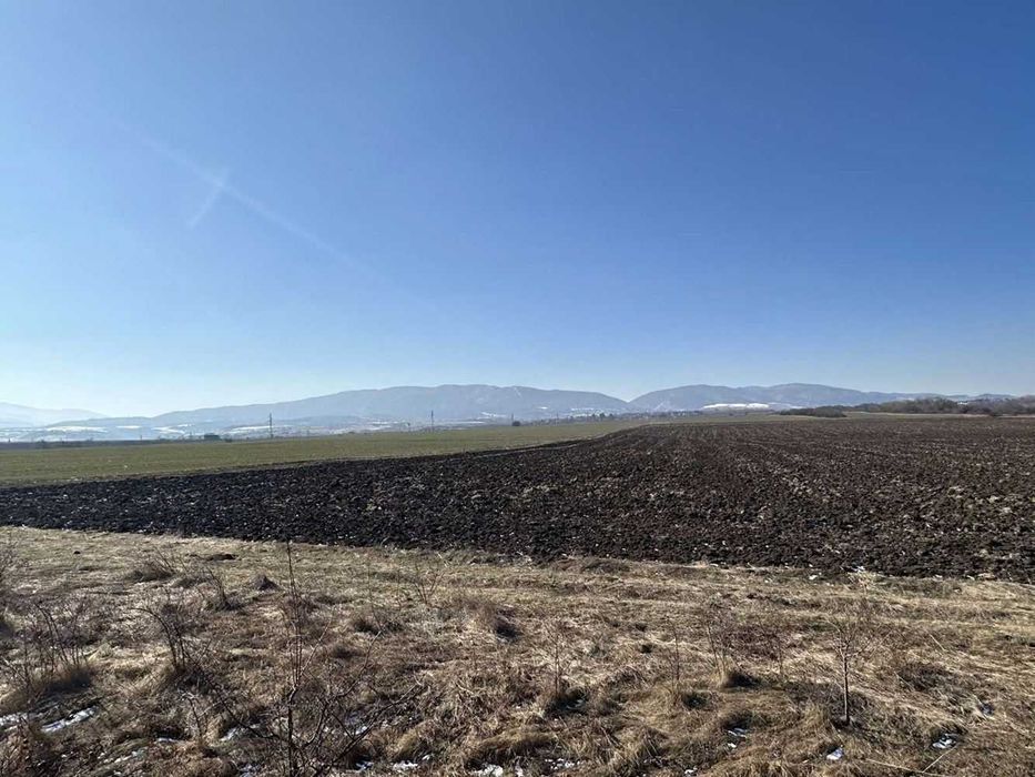 Парцел с лице на път - гр.София