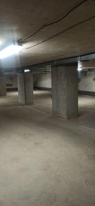 Подземно паркомясто под наем в централната част на град Стара Загора.