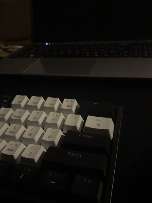 Продается Ноутбук срочно !