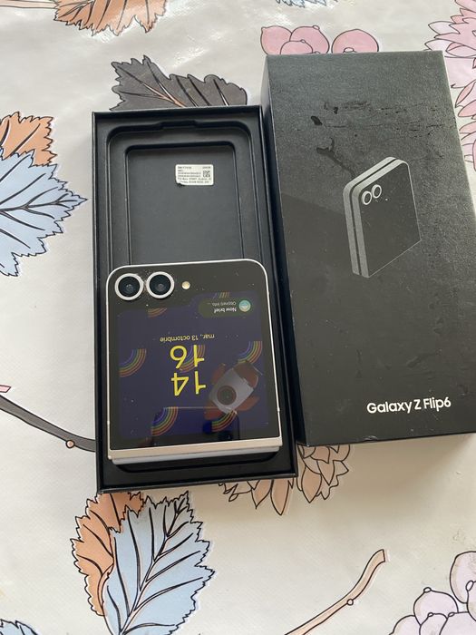 Vând schimb Samsung Z flip 6