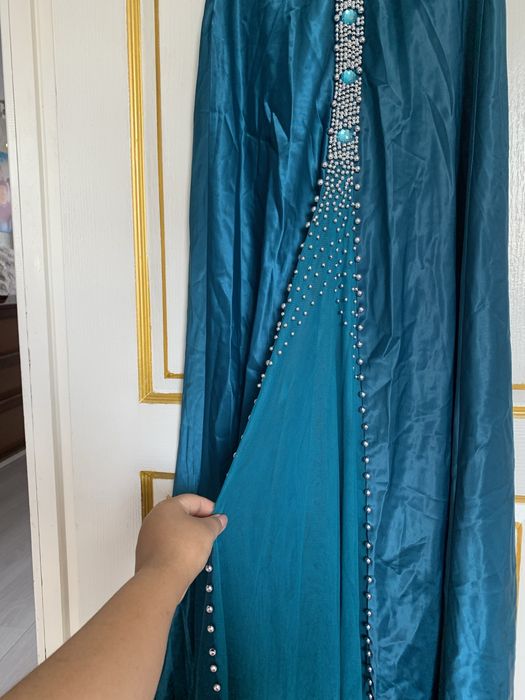 Шикарное вечернее платье