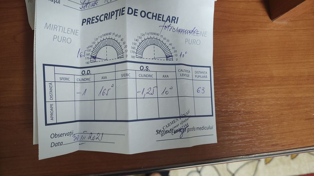 Vând ochelari de vedere pentru copii