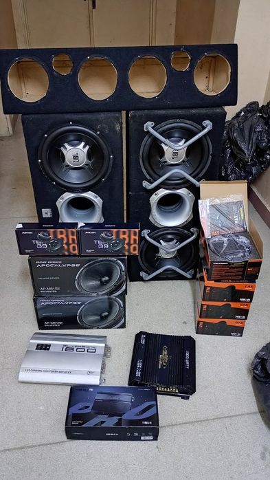 Subwoofer boxe amplificatoare difuzoare tweetere incinta polita luneta