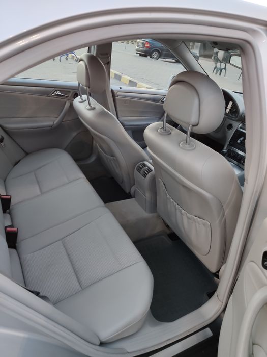 Mercedes Benz C180