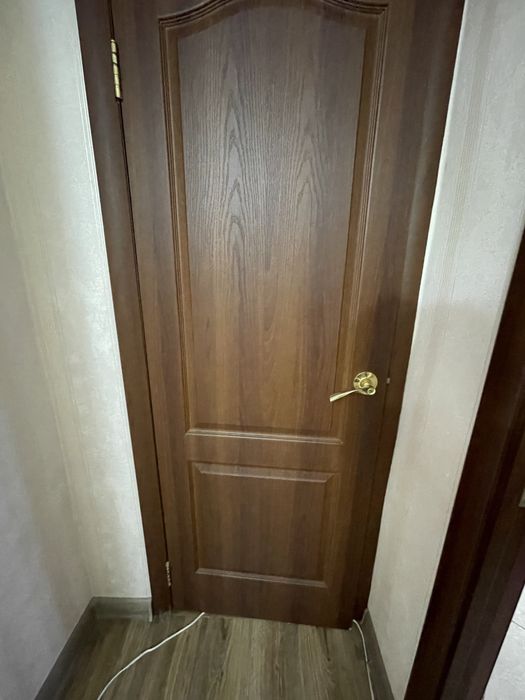 Межкомнатные двери 6 штук