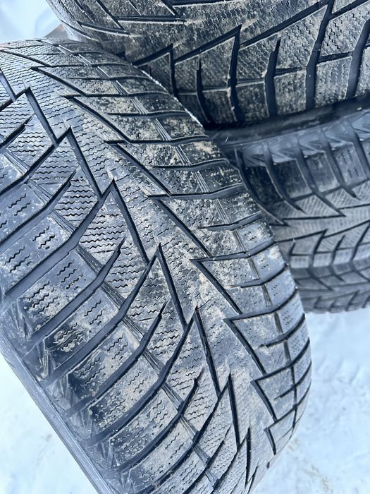 Продам комплект зимних шин