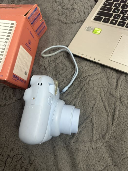 instax mini 12.