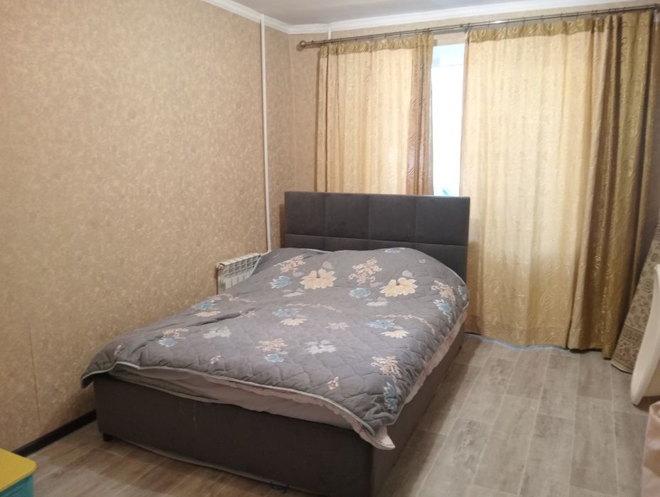 4-комн квартира , 8 мкр 2 этаж