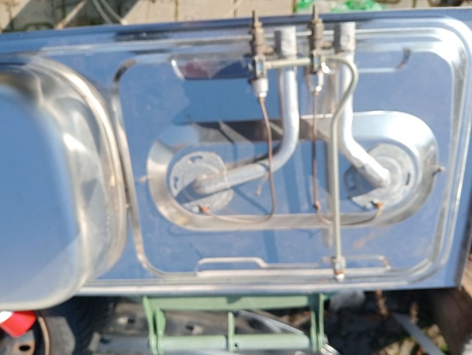 Chiuveta camping cu aragaz  incorporat