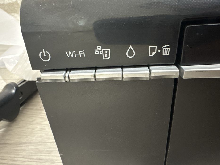 Printer Epson L805 1yil ishlatganman