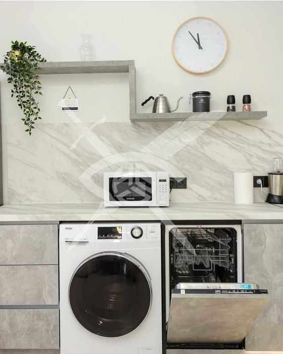 Дава се под наем Тристаен апартамент в Варна, Левски - 100 кв.м за 800 € - Снимка #1