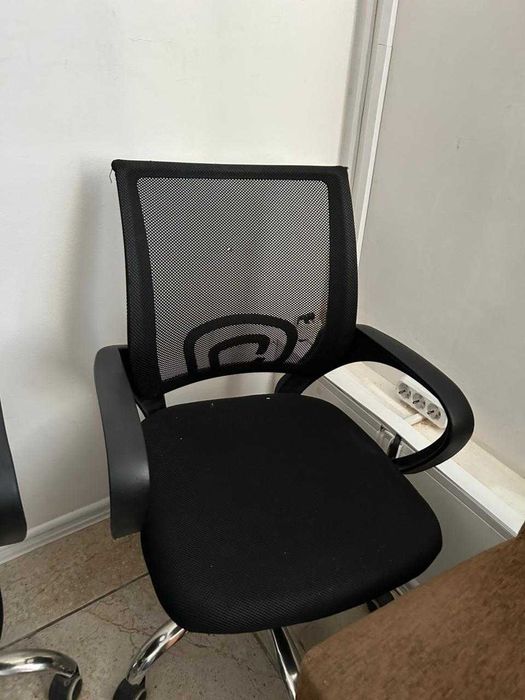 Продаем офисную мебель б/у