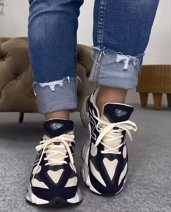 Дамски маратонки New Balance 9060