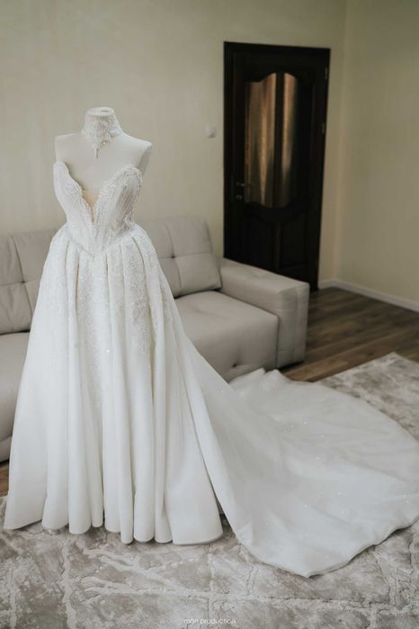 Rochie de mireasă ROYALS Brides – Model Unic Faylinn & Solara