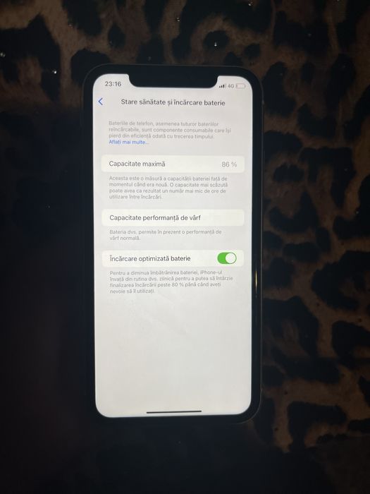 Iphone xr whitee