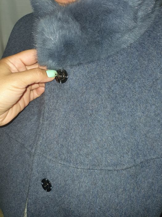 Продам пальто женское 64 размера