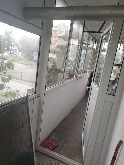Închiriez apartament 3 camere