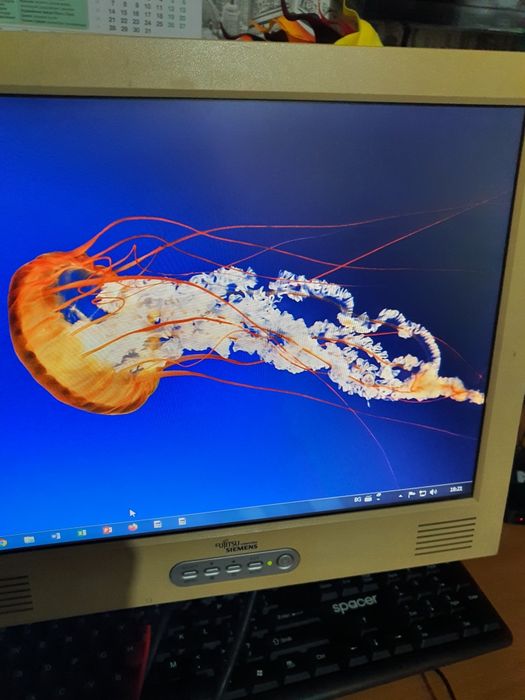 Компютър с аксесоари