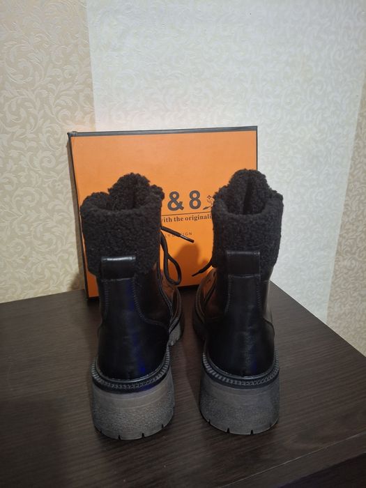 Ботинки женские.