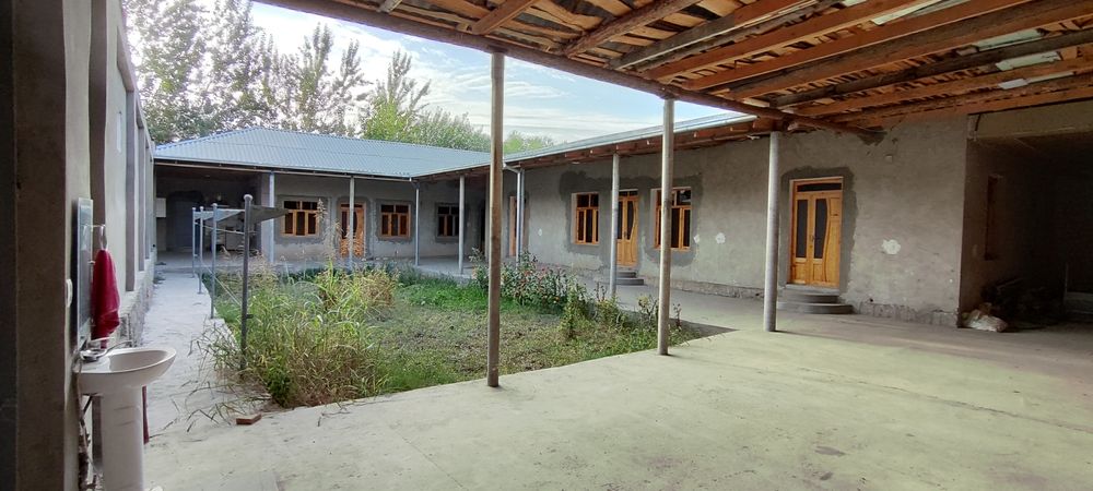 Uy sotiladi. Продается дом, the house is for sale!