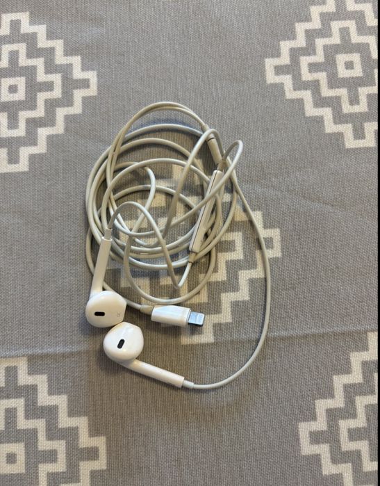 Наушники earpods