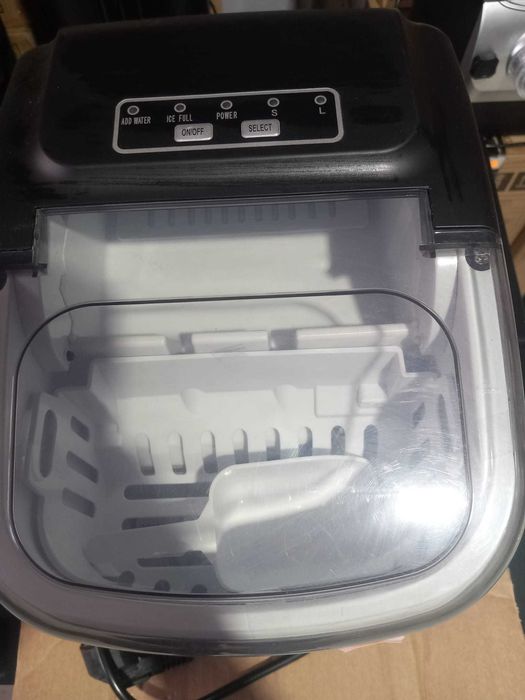 Aparat de facut cuburi de gheata